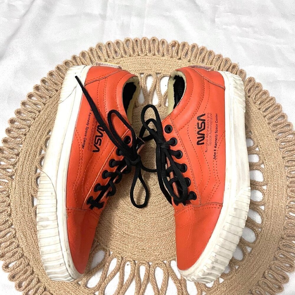 Vans Old Skool NASA Space Voyager Firecracker Orange Leather Men 6/ Women 7.5 - Picture 5 of 10
